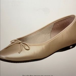 Trotters Women’s Carlee Slip-On Gold 8M